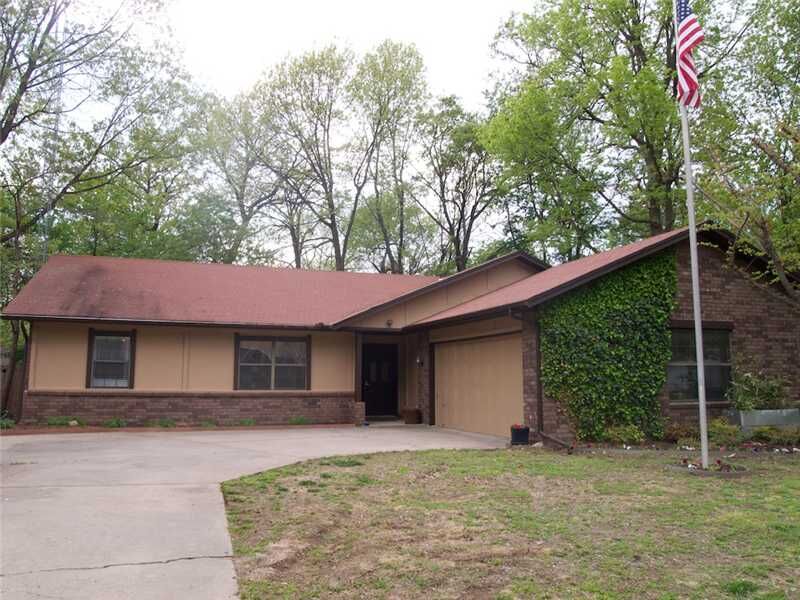 Property Photo:  1002 N Raven Road  AR 72756 