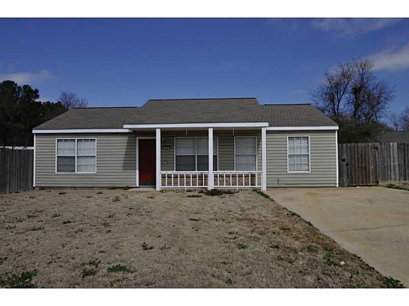 Property Photo: 320 E Evergreen Lane AR 72703