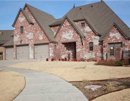 Property Photo:  301 Bordeaux Court  AR 72712 
