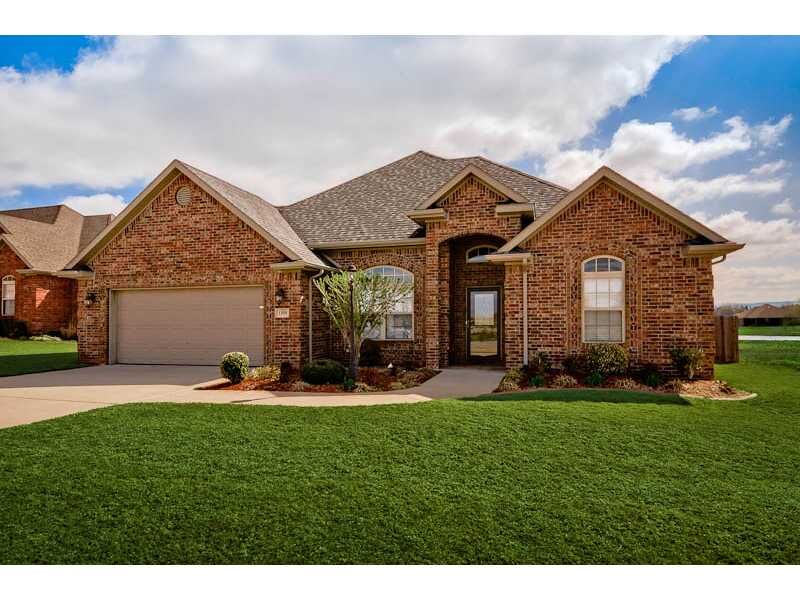 Property Photo: 1260 Sundowner Ranch Avenue AR 72753