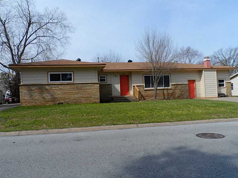 Property Photo: 1617 N Ramsey Street AR 72703