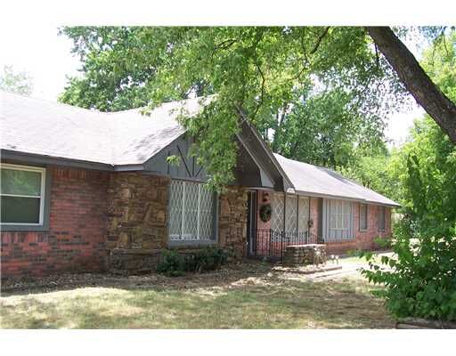 Property Photo: 2802 Turtle Creek Circle AR 72756