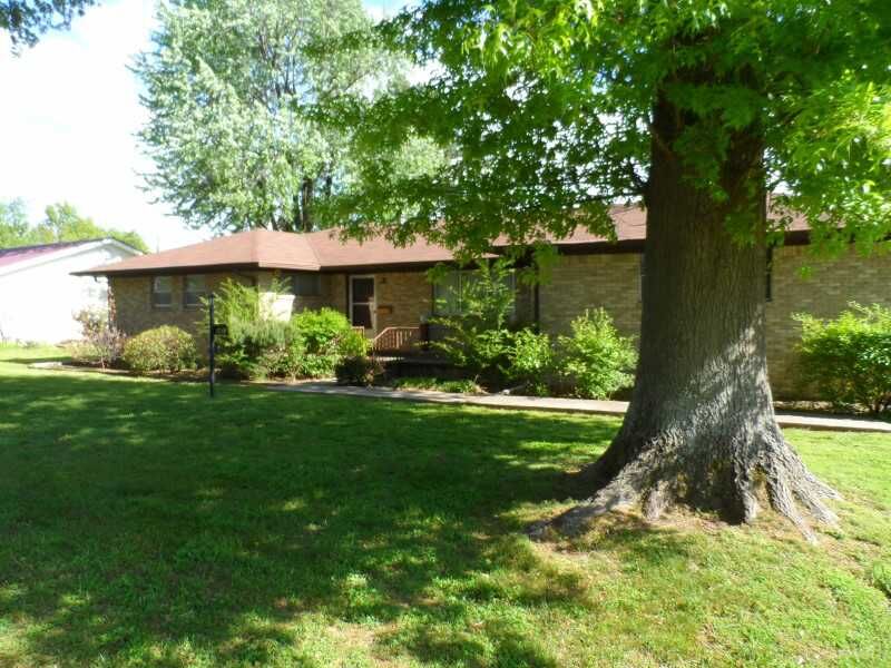 Property Photo:  1401 S Morlan Avenue  AR 72764 