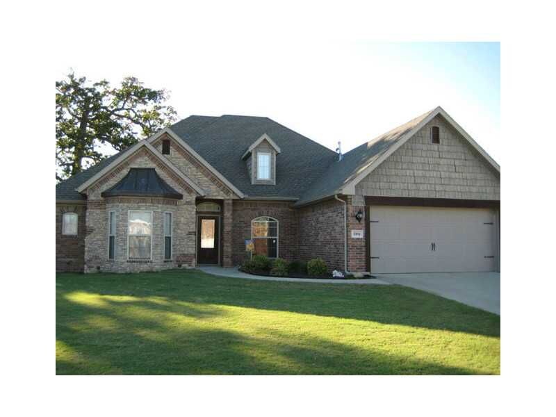 Property Photo:  3904 SW Hawthorne Street  AR 72712 