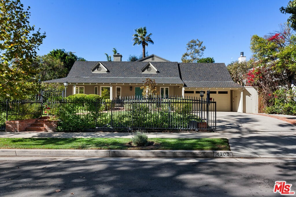 Property Photo:  4203 Bluebell Avenue  CA 91604 