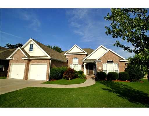 Property Photo:  1218 Buckingham Boulevard  AR 72712 