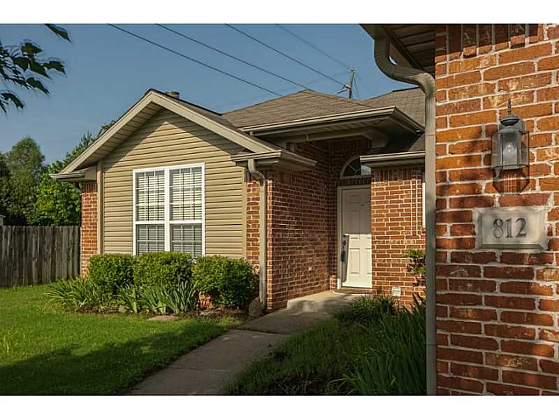 Property Photo:  812 SW Navajo Drive  AR 72712 