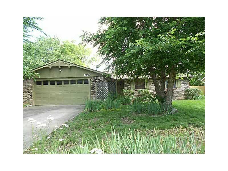 Property Photo:  1307 W Rolling Oaks Drive  AR 72756 