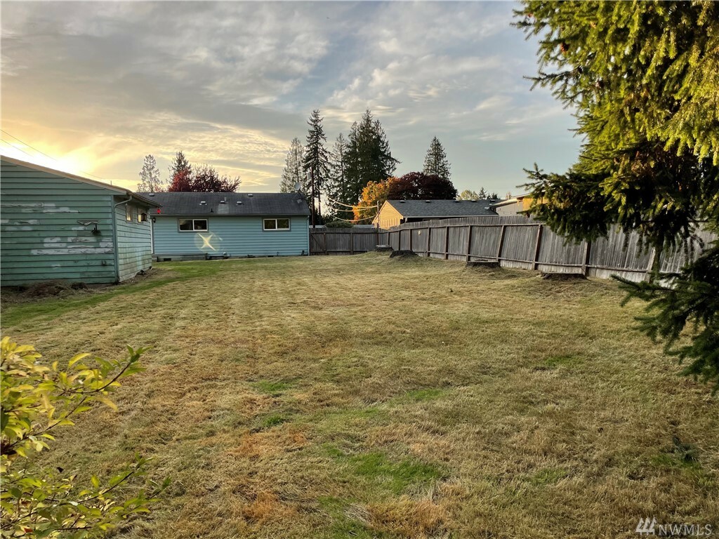 Property Photo:  11117 6th Ave W  WA 98204 