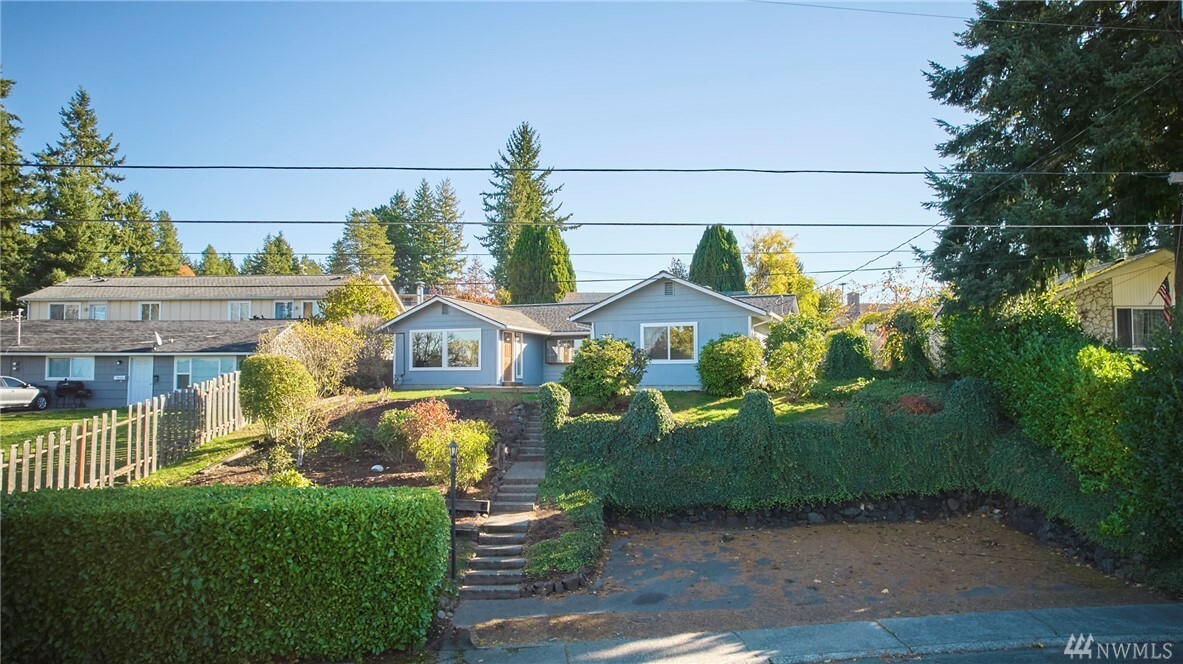 Property Photo:  3250 Wright Ave  WA 98310 