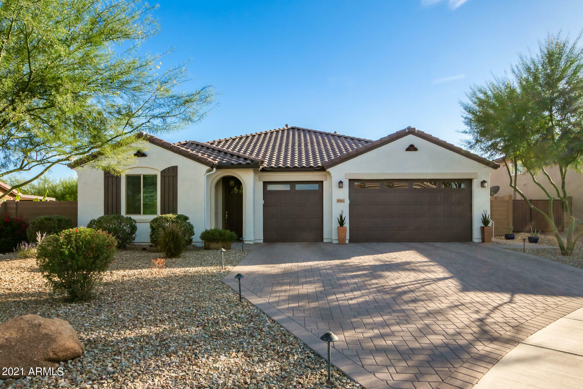 Property Photo:  16161 W Desert Hills Drive  AZ 85379 