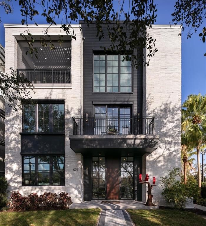Property Photo:  674 W Morse Boulevard  FL 32789 