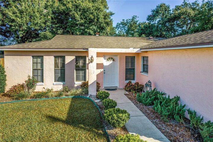 Property Photo: 407 South Avenue FL 32726