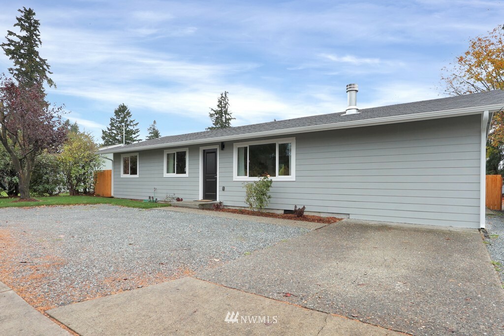 Property Photo:  127 176th Street E  WA 98387 