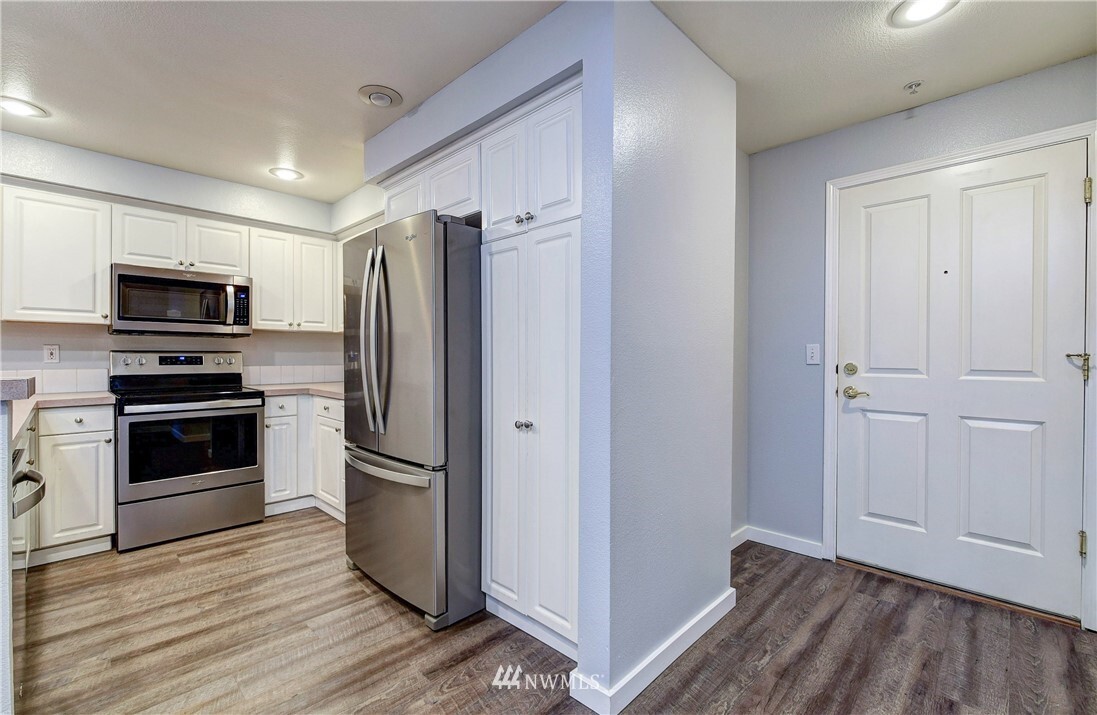 Property Photo: 12034 15th Avenue NE 101 WA 98125