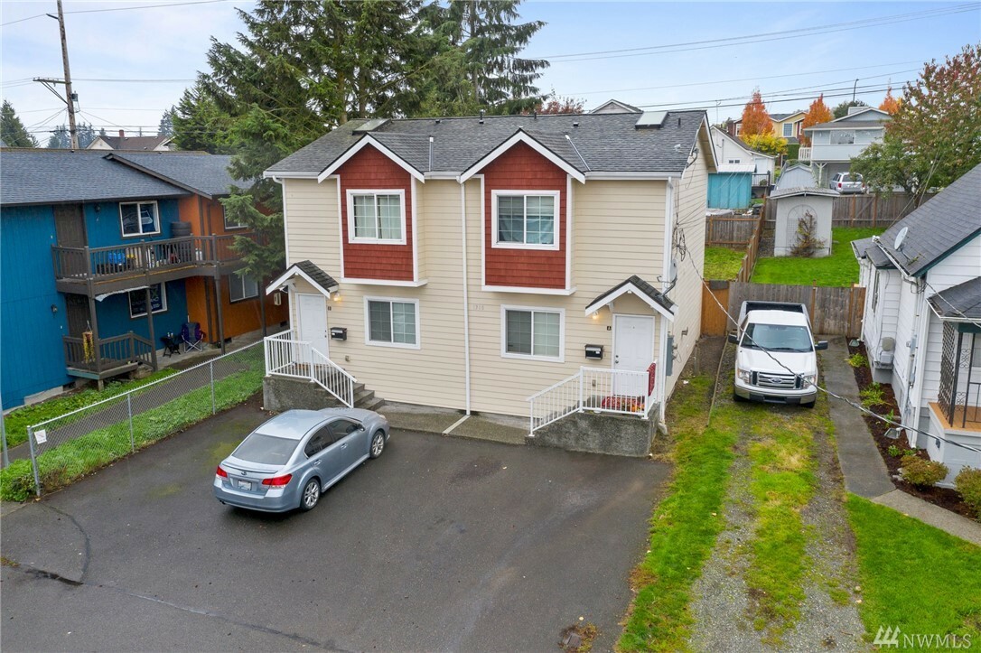 Property Photo:  1310 Chestnut St A &Amp B  WA 98201 