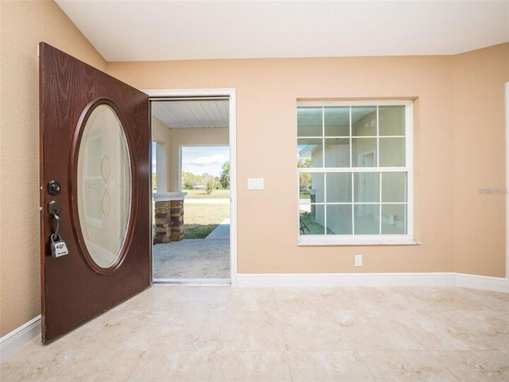 Property Photo: 9365 SE 152nd Lane FL 34491