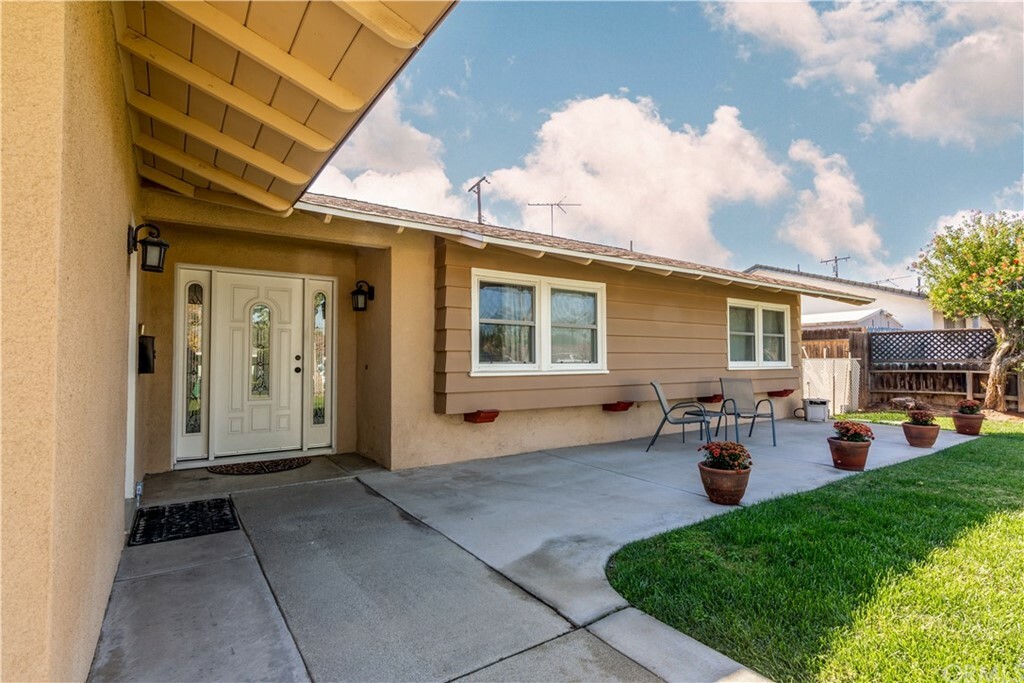 Property Photo:  1254 Kelley Avenue  CA 92882 