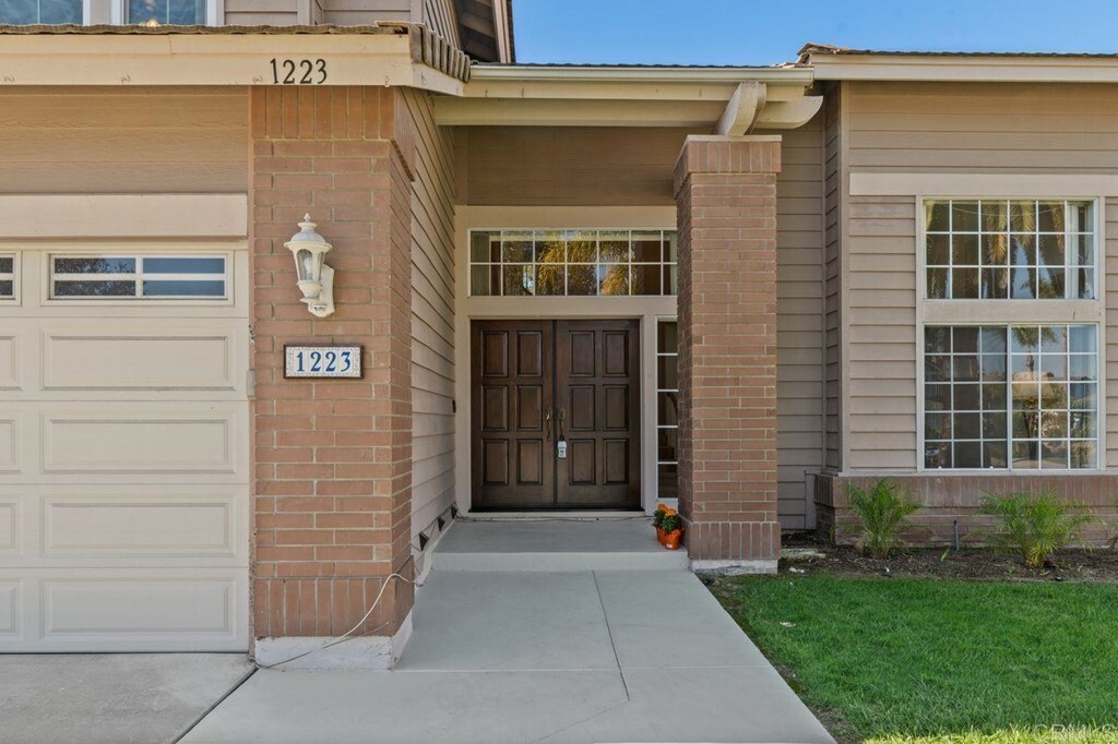 Property Photo:  1223 Orchard Glen Circle  CA 92024 