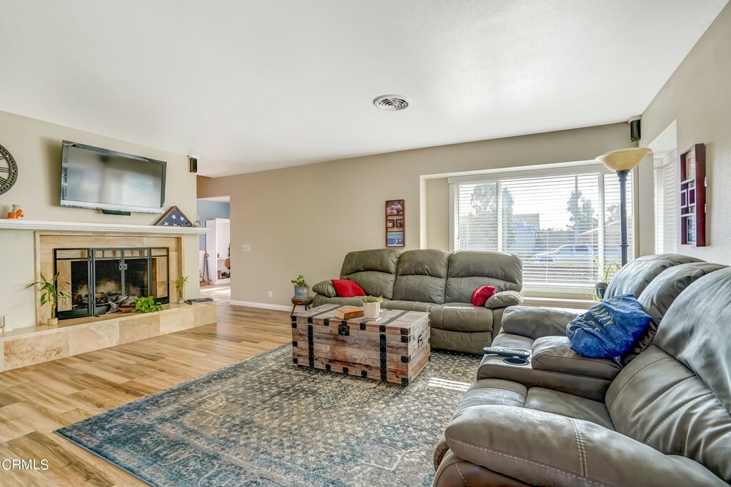 Property Photo:  6253 Hunter Street  CA 93003 