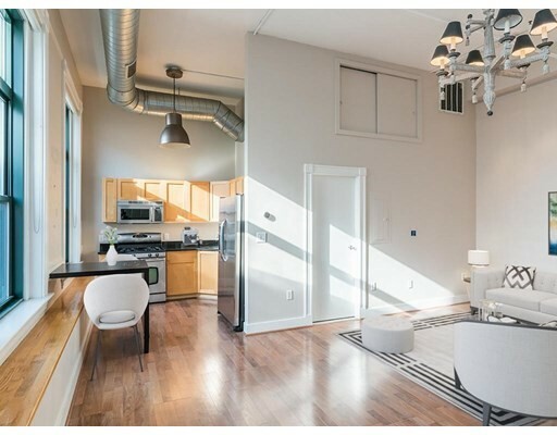 Property Photo: 70 Exchange 204 MA 01901