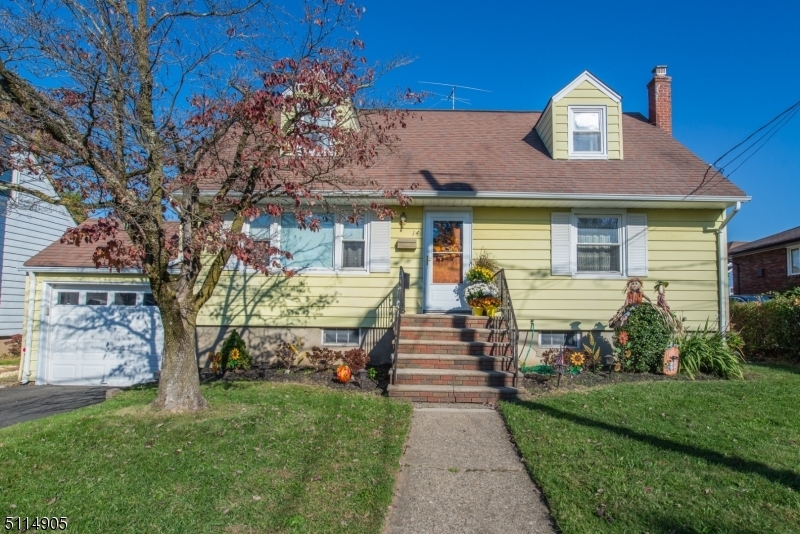 Property Photo:  14 Micklejohn Ave  NJ 07424 