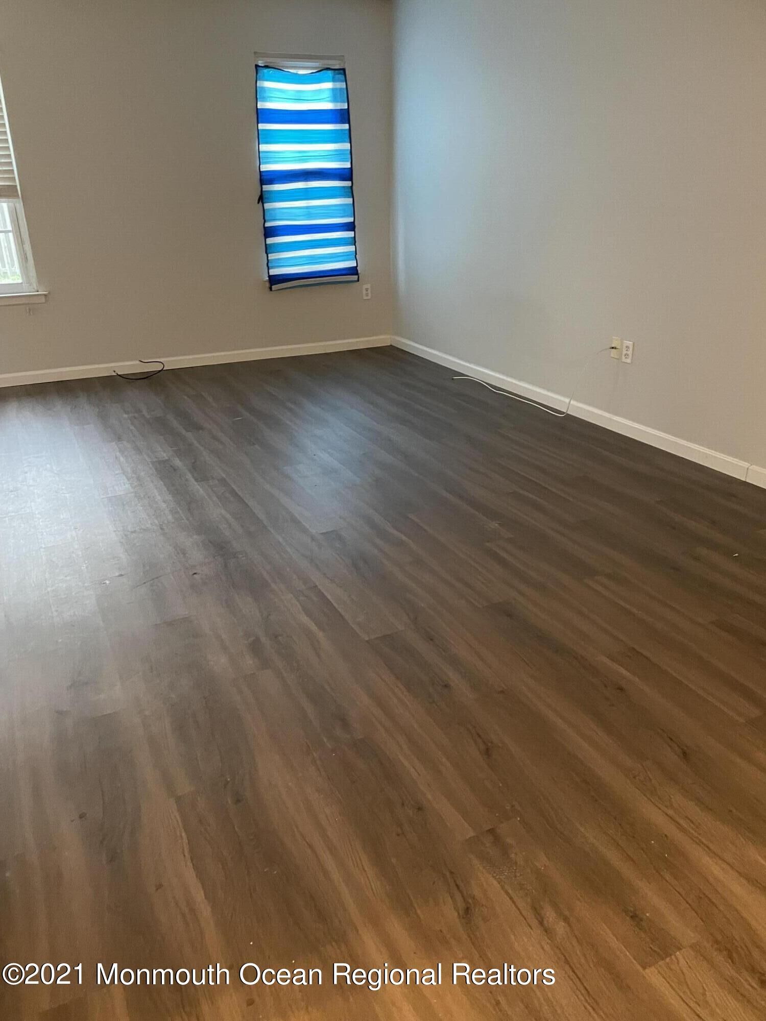 Property Photo:  9 Farragut Square  NJ 07728 