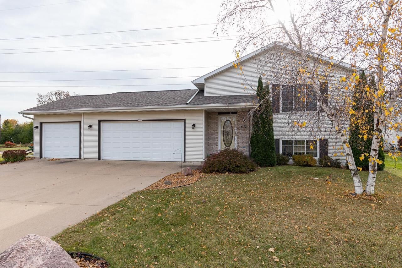 Property Photo: 2951 Bromfield Drive WI 54904