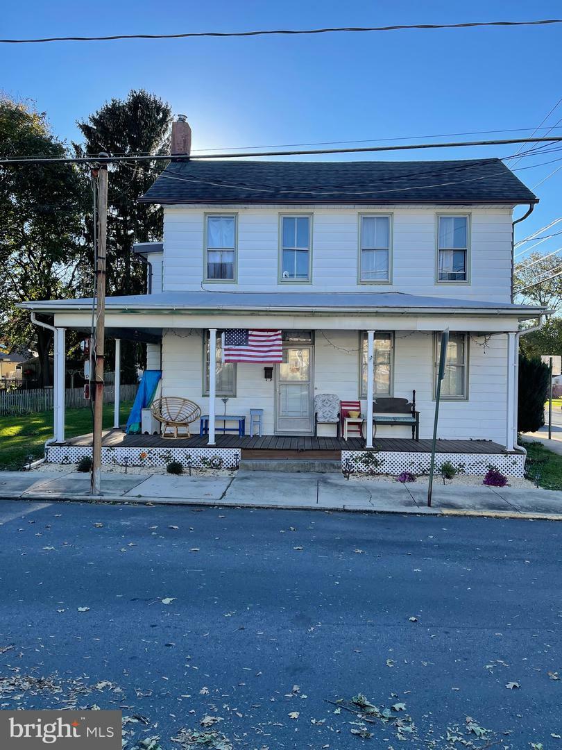 Property Photo:  102 S Railroad Street  PA 17036 