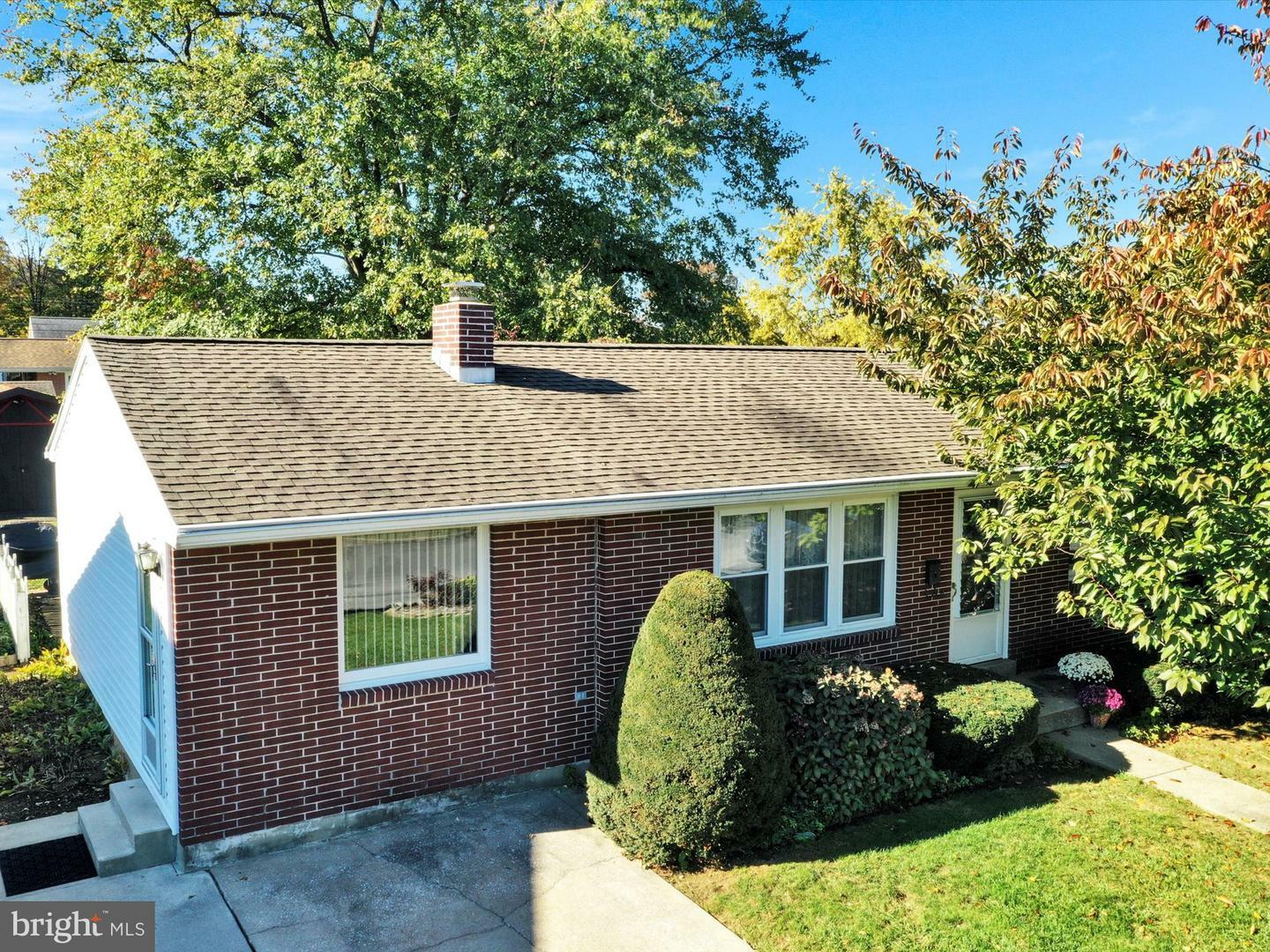 Property Photo: 907 Kiner Avenue PA 17042