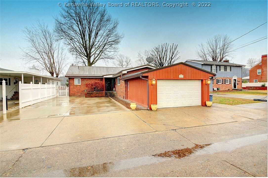 Property Photo: 1514 Kanawha Avenue WV 25064
