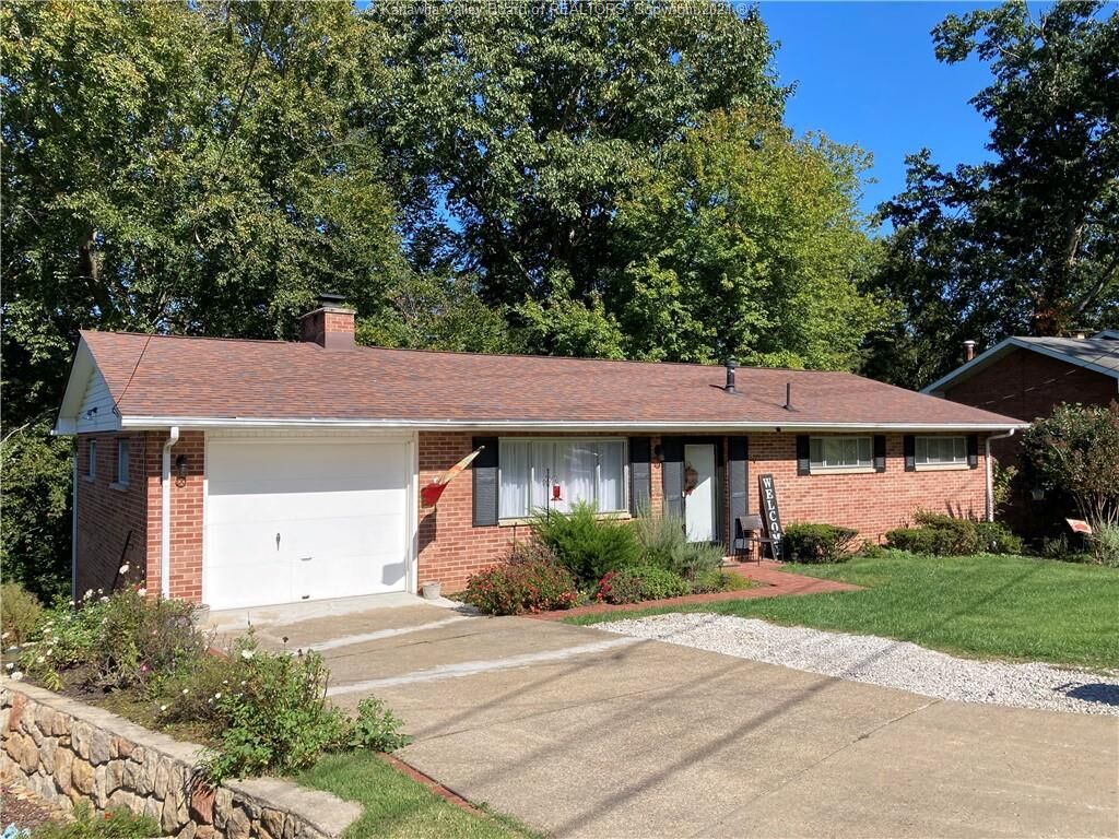 Property Photo: 813 Whispering Way WV 25303