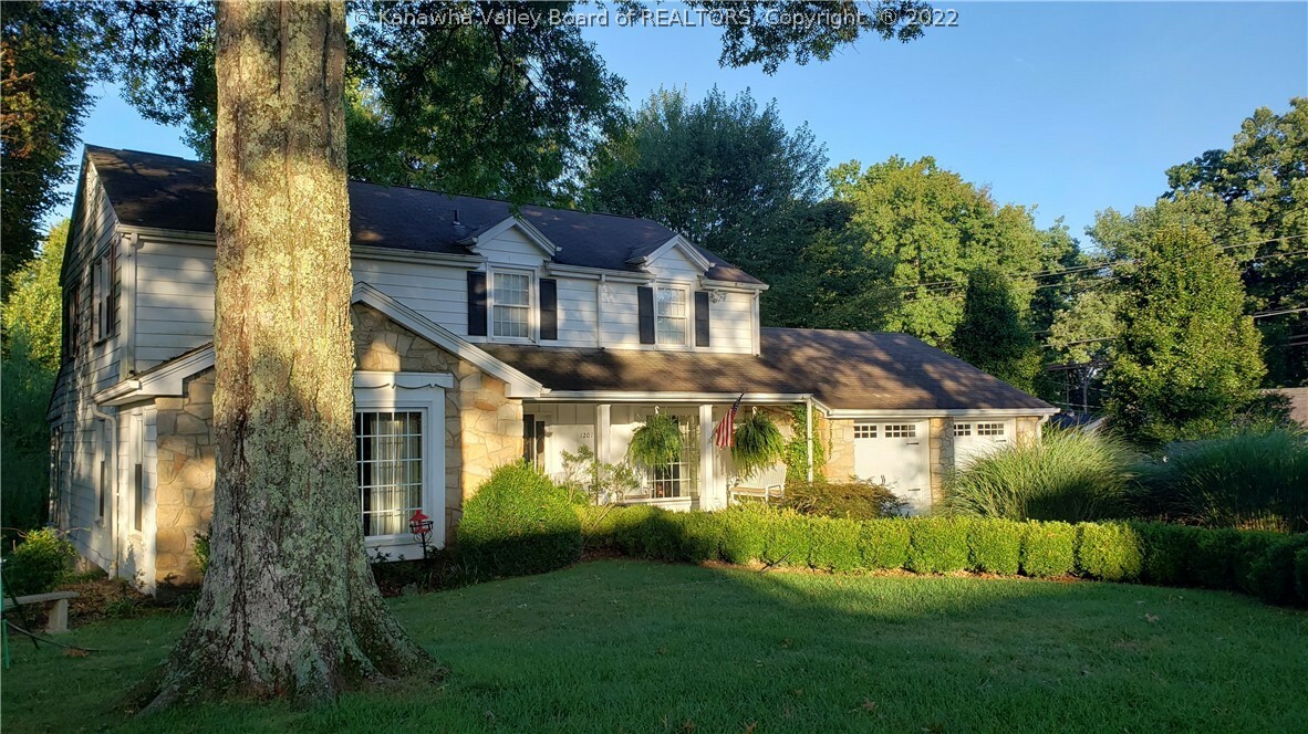 Property Photo: 1201 Williamsburg Way WV 25314