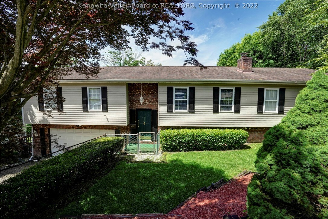 Property Photo: 1307 Woodland Drive WV 25302