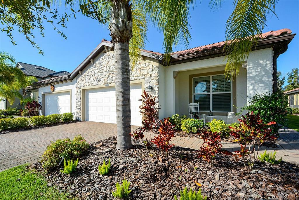 Property Photo:  2328 Starwood Court  FL 34211 