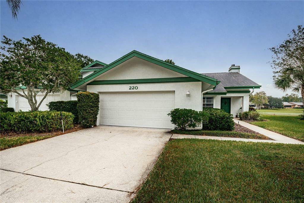 Property Photo:  220 Woodridge Circle  FL 34677 