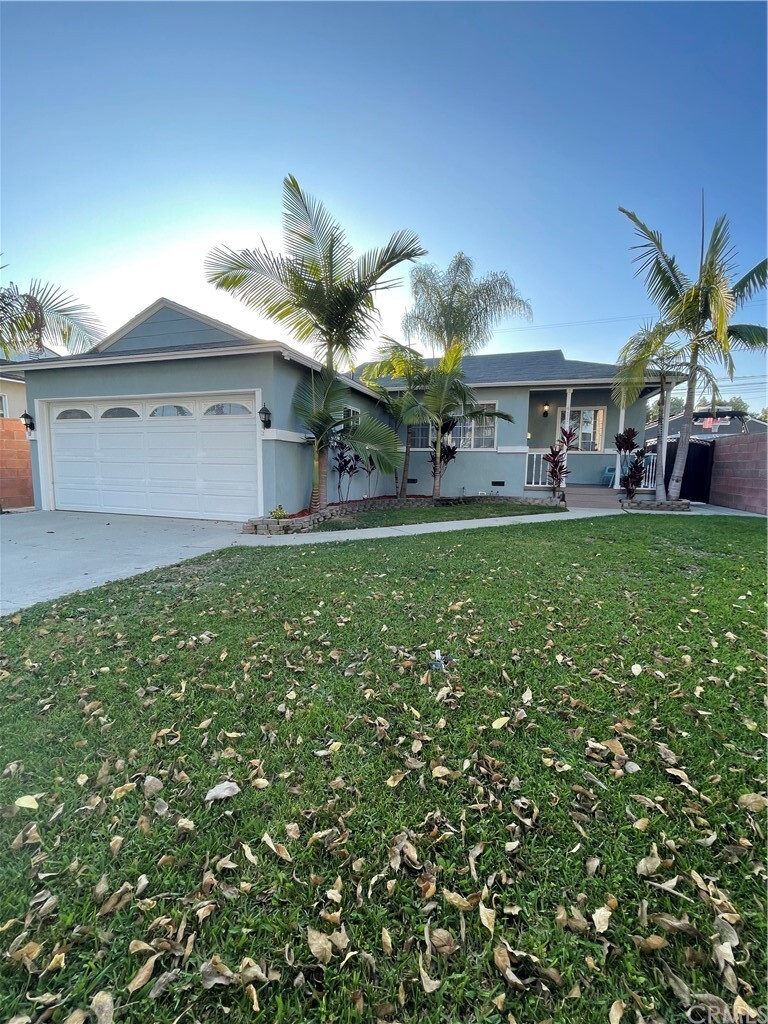 Property Photo:  4113 Nipomo Avenue  CA 90713 