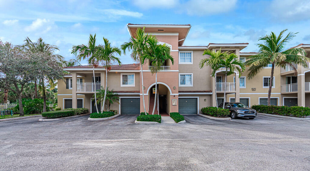 Property Photo:  6573 Emerald Dunes Drive 208  FL 33411 