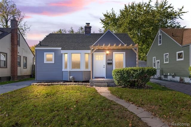 1514 Longfellow Avenue  Royal Oak MI 48067 photo