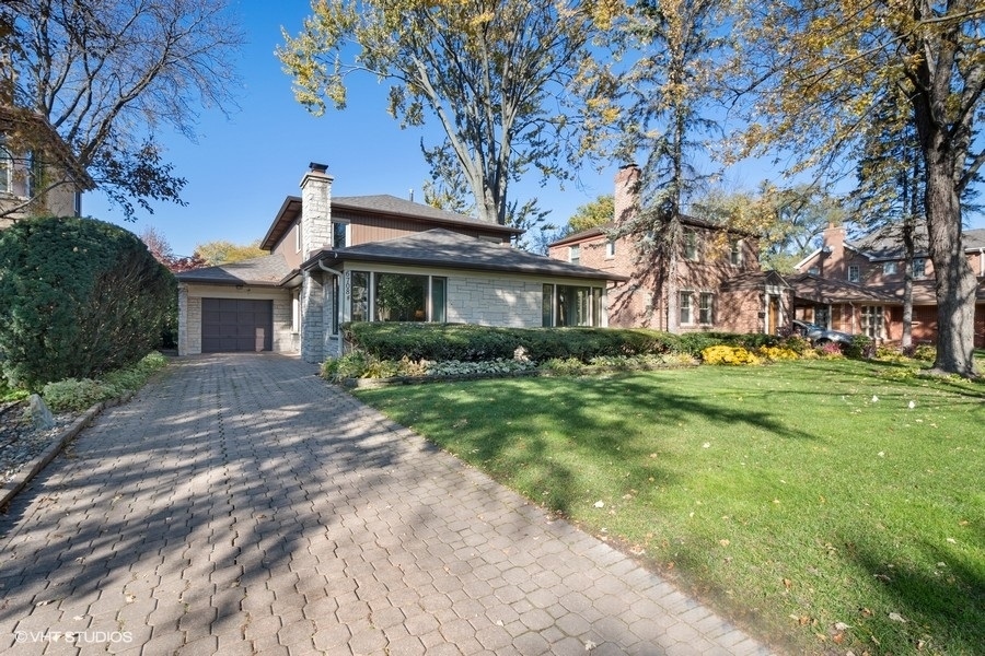 Property Photo: 6708 N Loron Avenue IL 60646