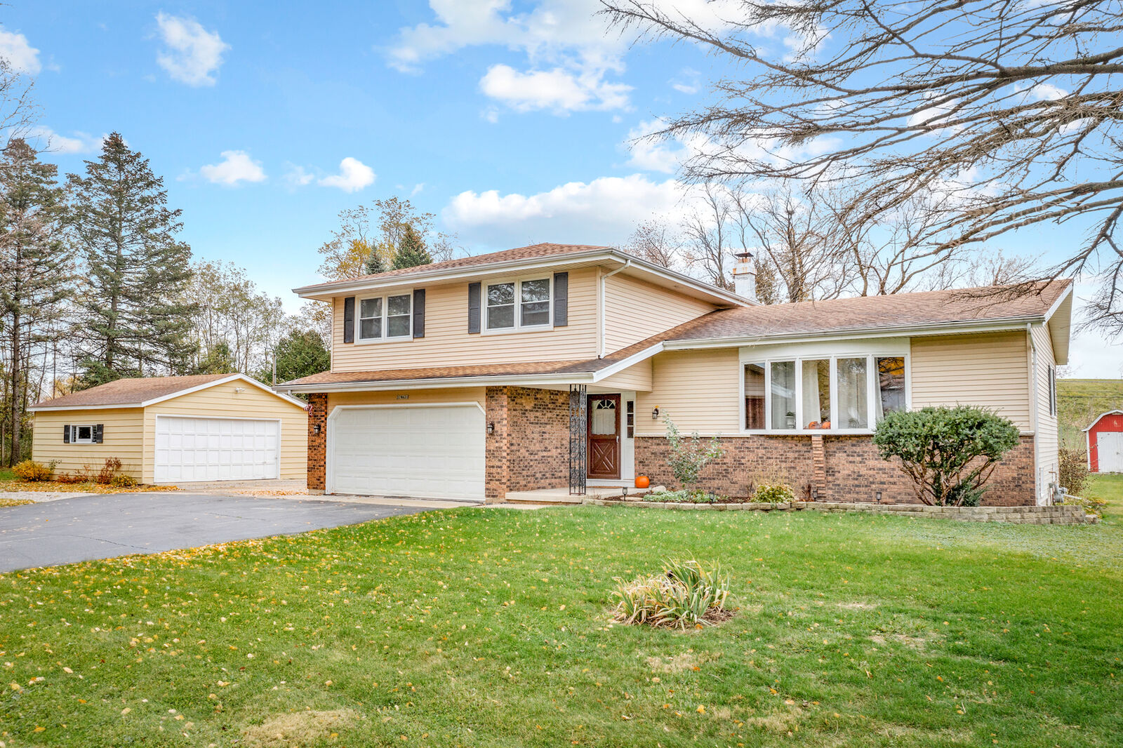 Property Photo: 32W621 Hecker Drive IL 60118