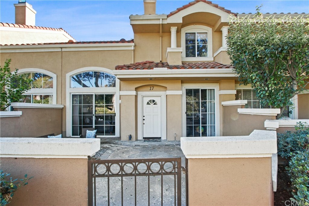 Property Photo:  17 Overture Lane  CA 92656 