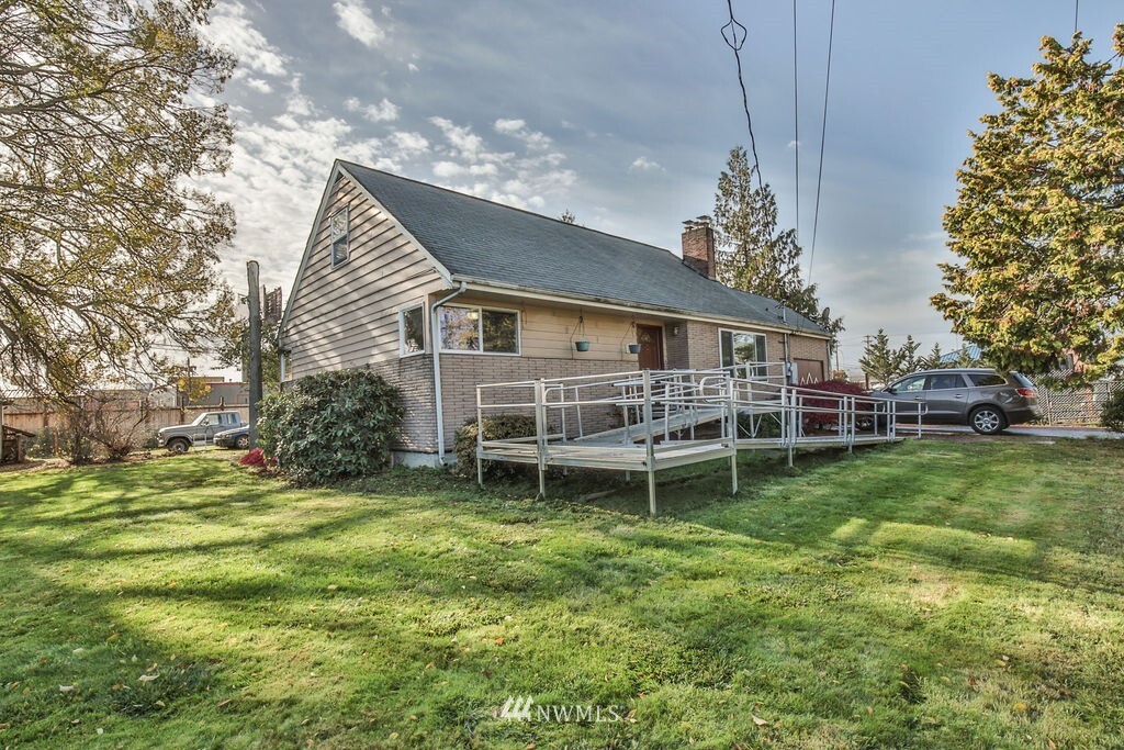 Property Photo: 5510 15th Street E WA 98424