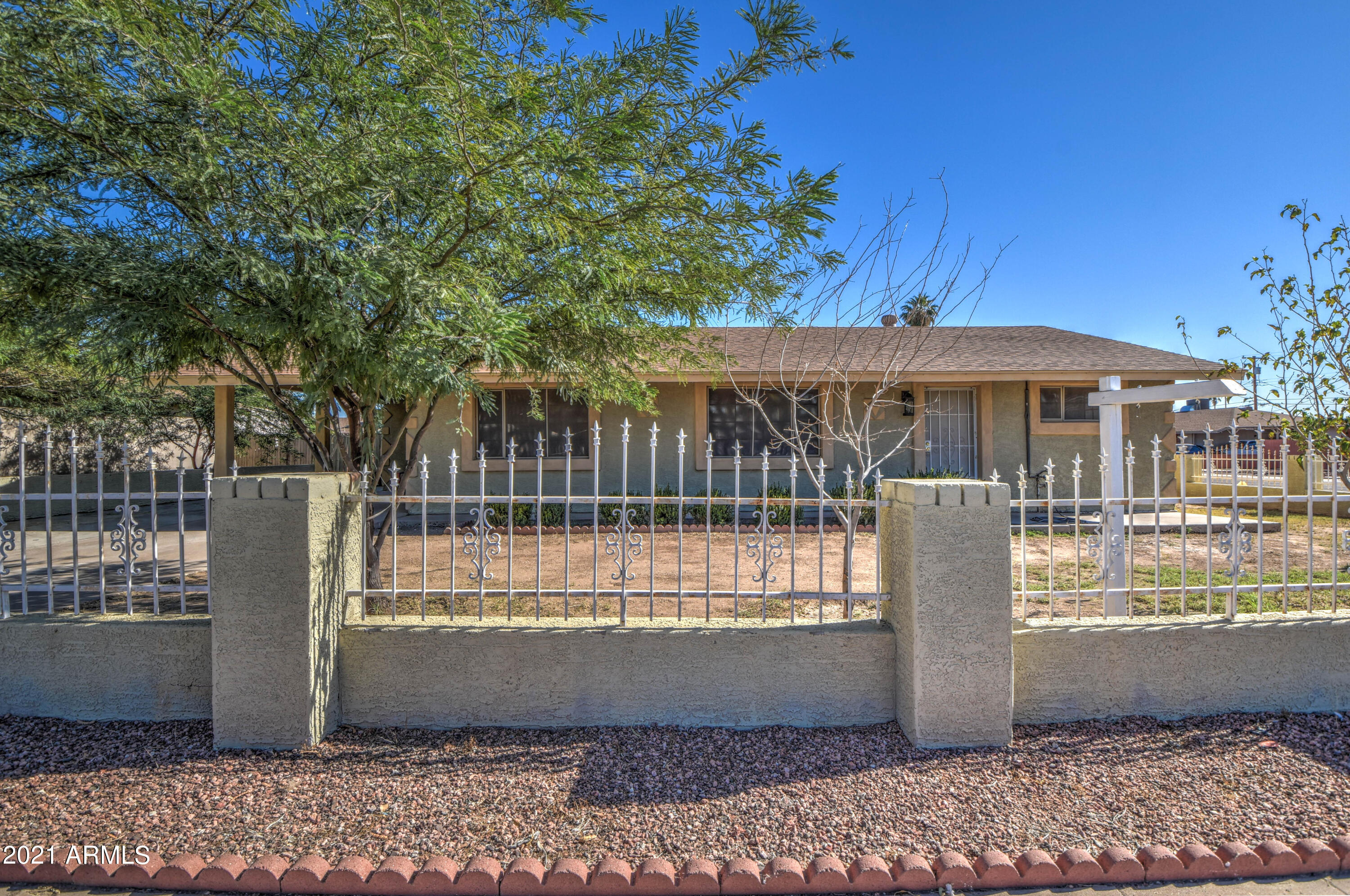 Property Photo: 2701 N 40th Drive AZ 85009