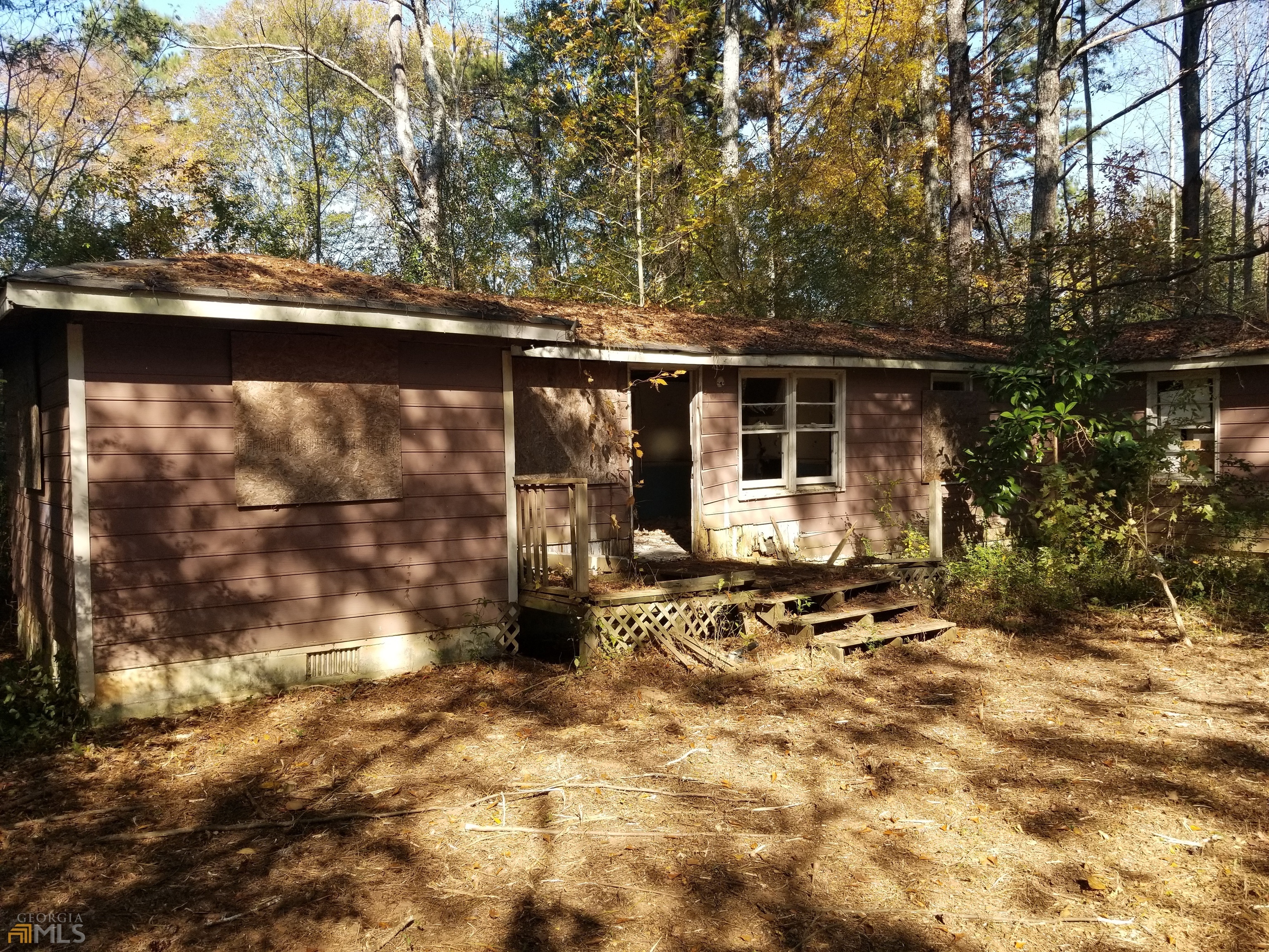 Property Photo: 40 Cheryl Terrace GA 30016