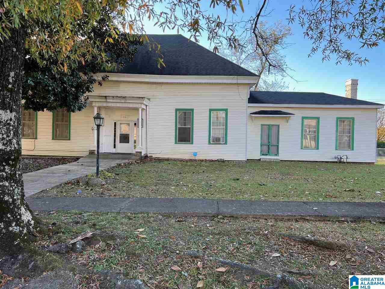 Property Photo:  214 West Street  AL 35160 