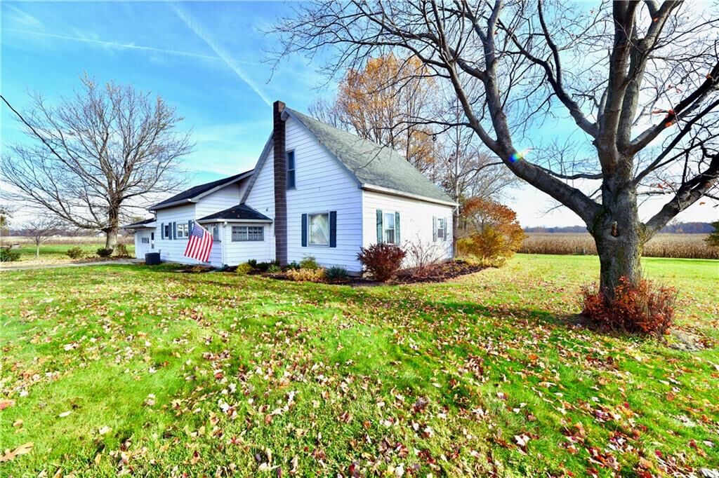 Property Photo: 634 E State Road 38 IN 46069