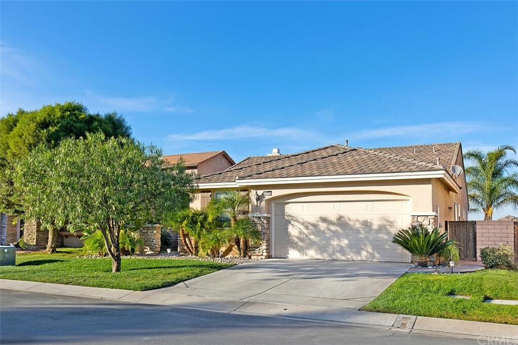 Property Photo:  29750 Cottonwood Cove Drive  CA 92584 