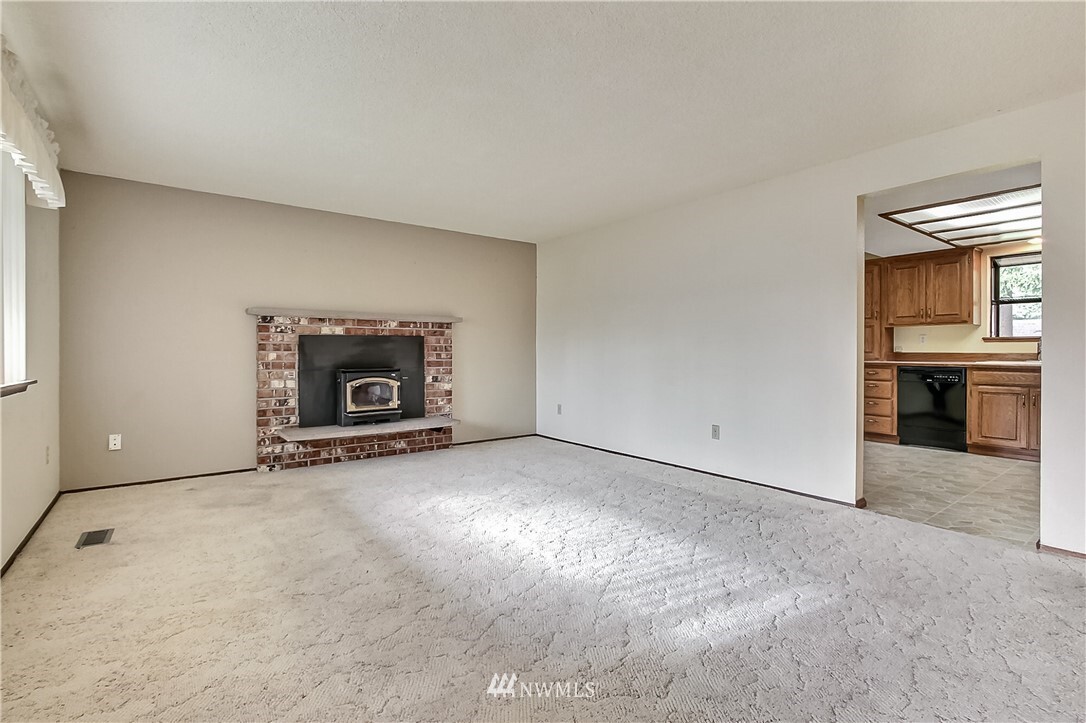 Property Photo: 11911 149th Street E WA 98374