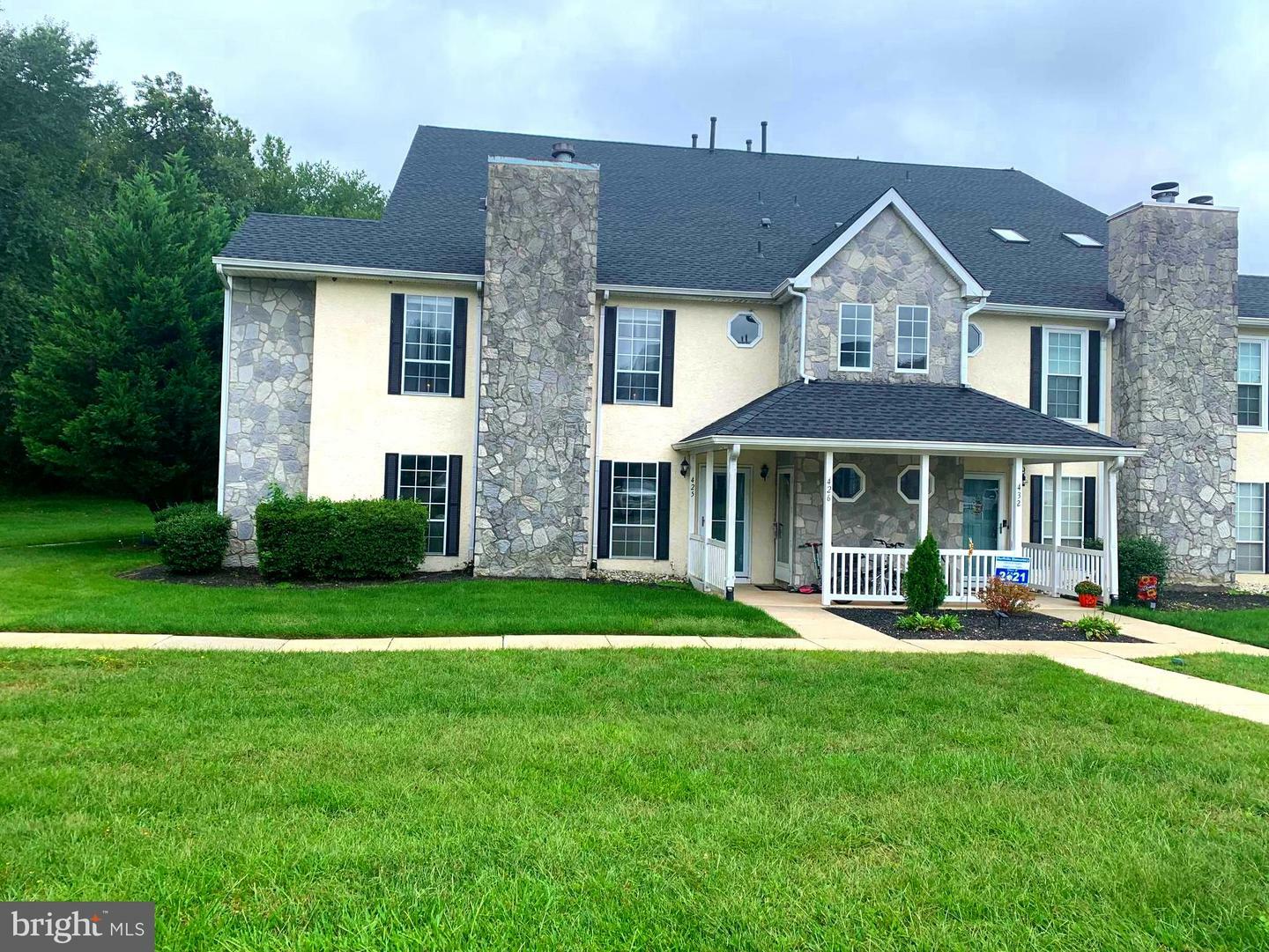 Property Photo:  425 Pepper Mill Court  NJ 08080 